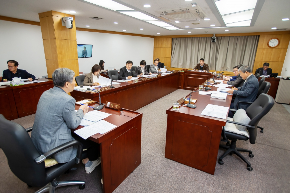 20241127-004[_P7U4747-제262회 정례회시 의회운영위원회 2025년도 예산안 및 기금운용계획안 예비심사활동.jpg
