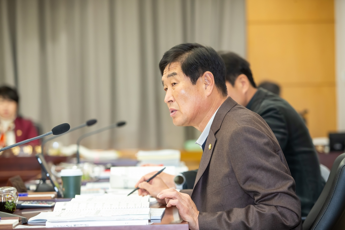 20241129-009[_P7U5159-제262회 정례회시 기획행정위원회 2025년도 예산안 및 기금운용계획안 예비심사활동.jpg