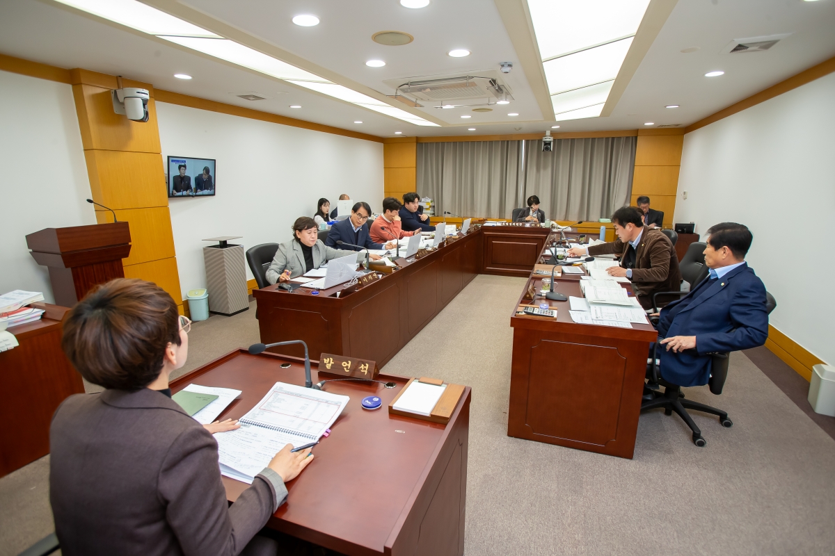 20241127-018[_P7U4824-제262회 정례회시 기획행정위원회 2025년도 예산안 및 기금운용계획안 예비심사활동.jpg