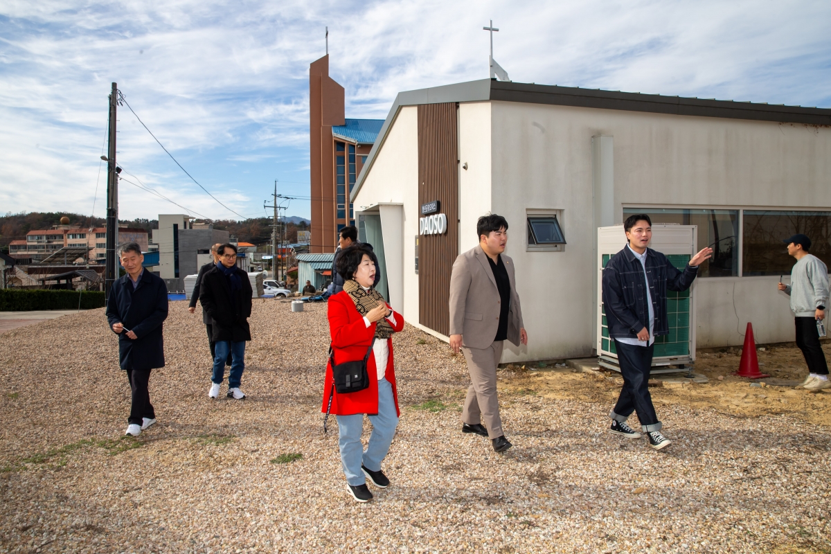 20241203-026[_P7U5593-제262회 정례회시 기획행정위원회 영덕군 뚜벅이마을 비교견학.jpg