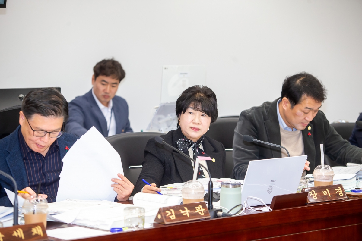 20241205-016[_P7U5840-제262회 정례회시 예산결산위원회 2025년도 예산안 및 기금운용계획안 심사활동.jpg