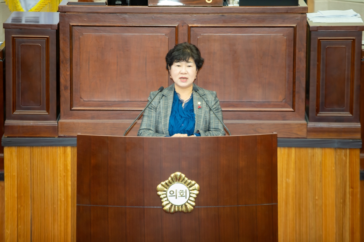 20241211-018[_P7U6294-제262회 정례회 제2차 본회의시 장미경 기획행정위원장  상임위원회 활동결과보고.jpg