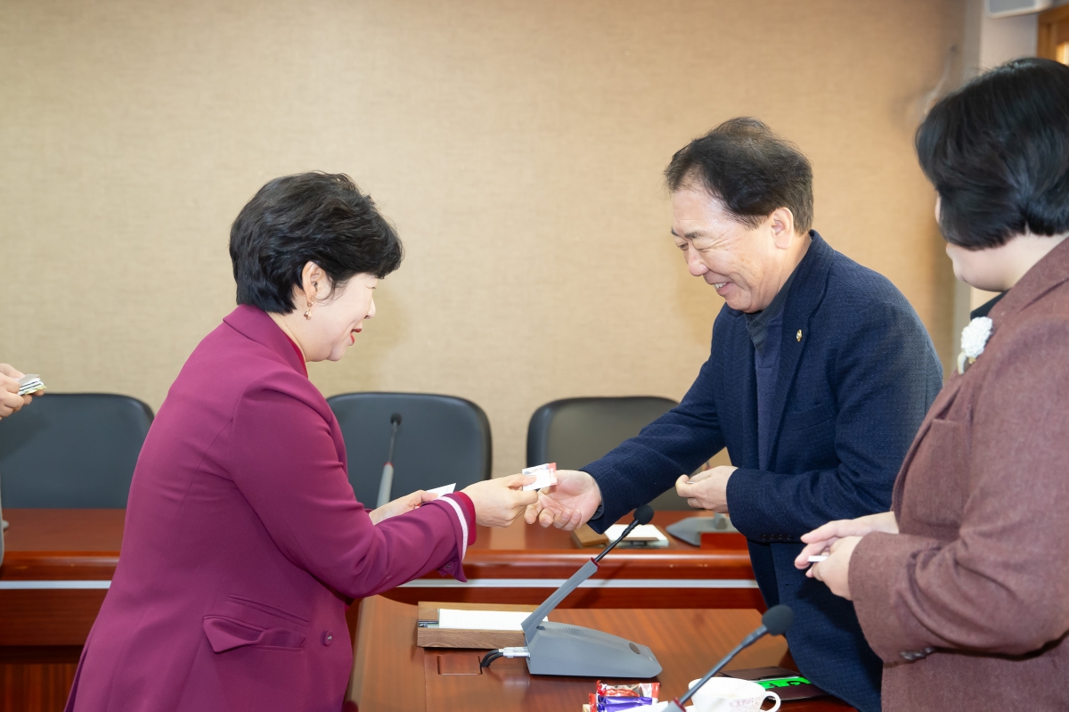 20241227-001[_P7U8270-울산광역시 동구의회 의원 일행 방문.jpg