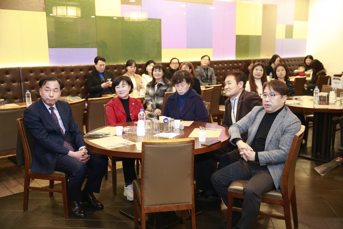 20250108-050[_P7U8918 복사-구미시어린이집연합회 회장 이취임식.jpg