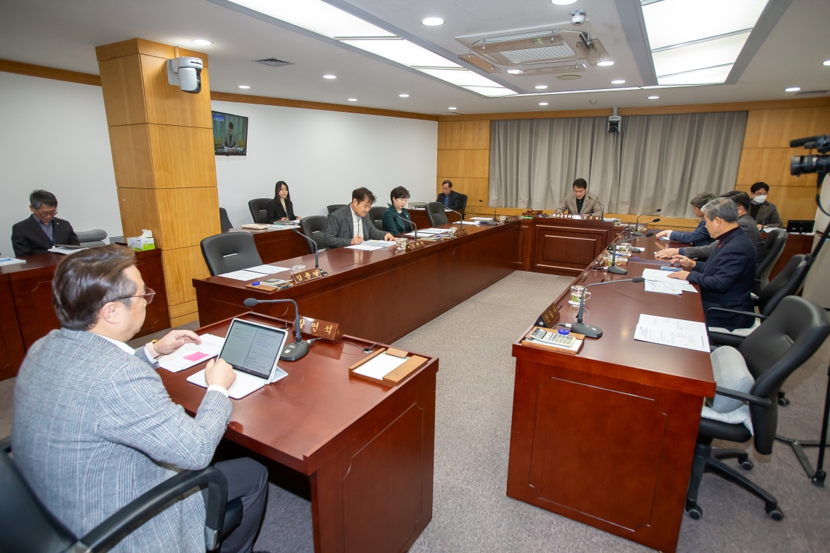 20250115-005[_P7U9503-제283회 임시회시 의회운영위원회 조례안 심사활동.jpg