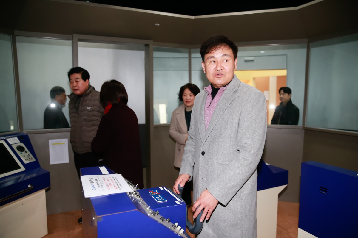 20250205-008[724674-11-문화환경위원회 영덕군 해양환경체험관 비교견학.jpg