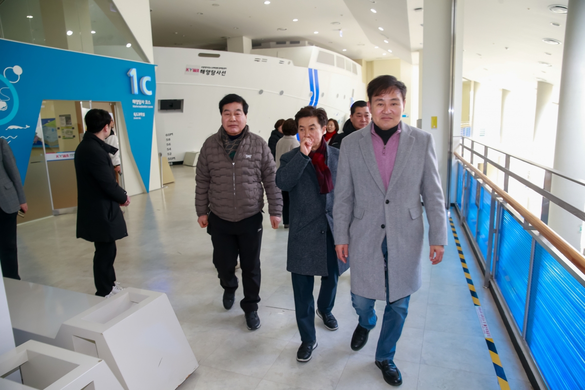 20250205-033[345646-26-문화환경위원회 영덕군 해양환경체험관 비교견학.jpg