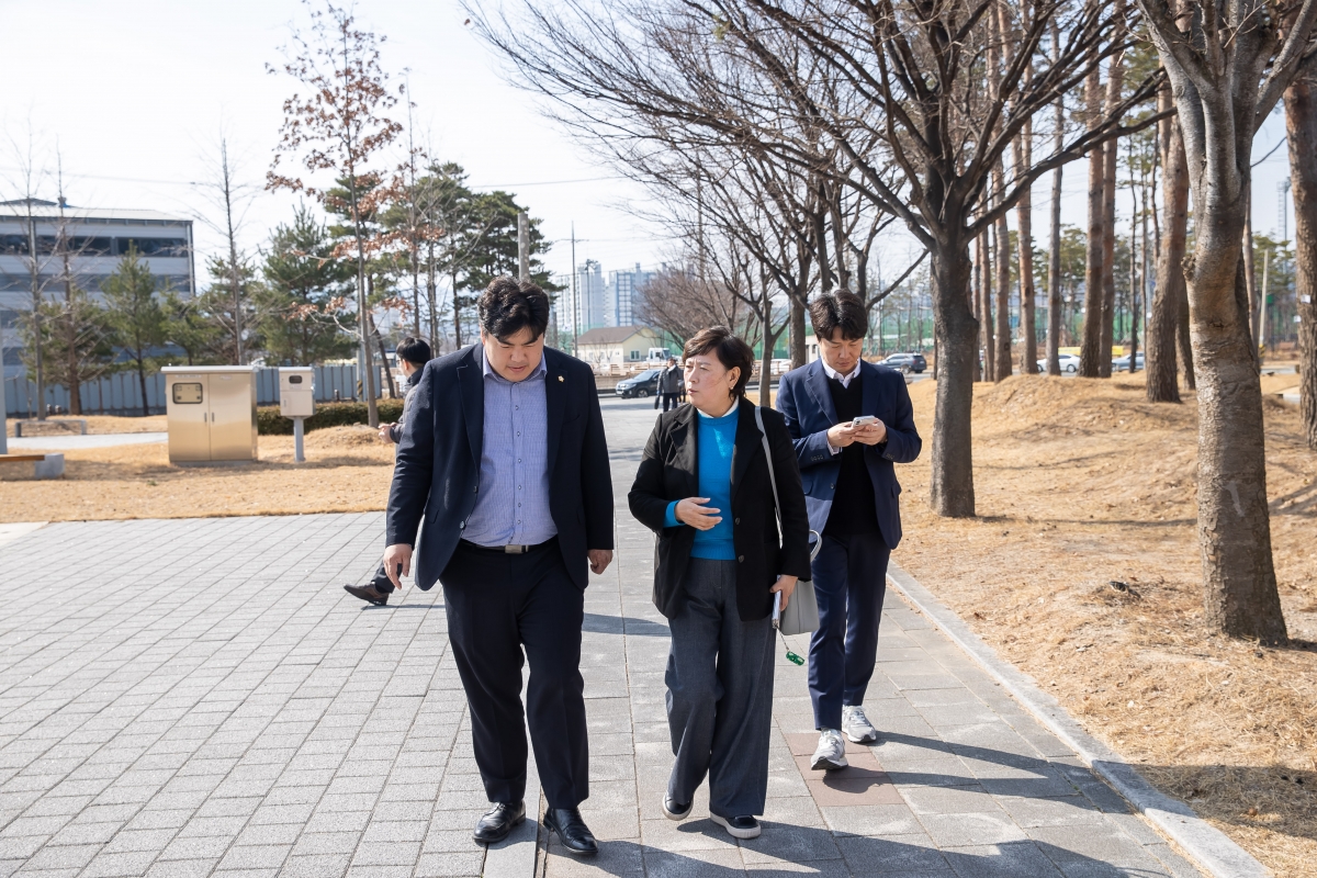 20250227-004[IMG_0115-기획행정위원회 포항시 평생학습원 비교견학.jpg