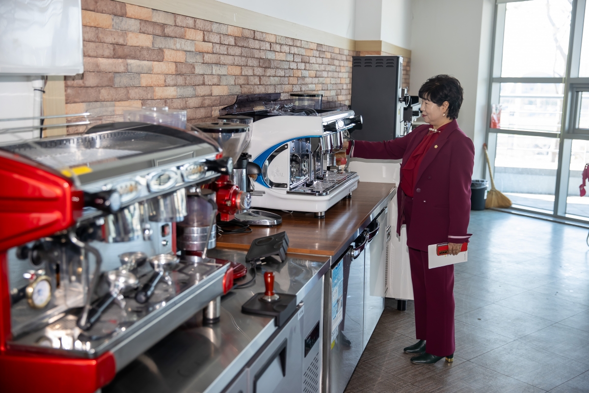 20250227-030[IMG_0174-기획행정위원회 포항시 평생학습원 비교견학.jpg