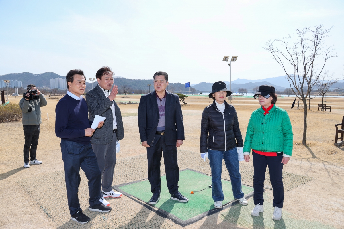 20250313-049[AMG_2857-1-제285회 임시회시 문화환경위원회 동락파크골프장 현장방문활동.JPG