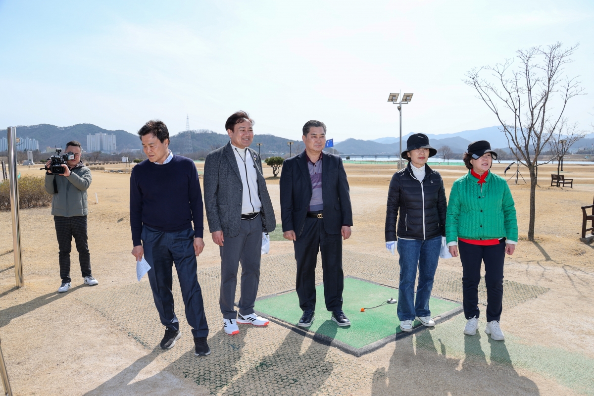 20250313-050[AMG_2860-1-제285회 임시회시 문화환경위원회 동락파크골프장 현장방문활동.JPG