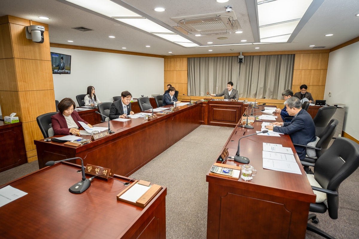 20250314-006[AMG_3090-제285회 임시회시 의회운영위원회 조례안 심사활동.JPG