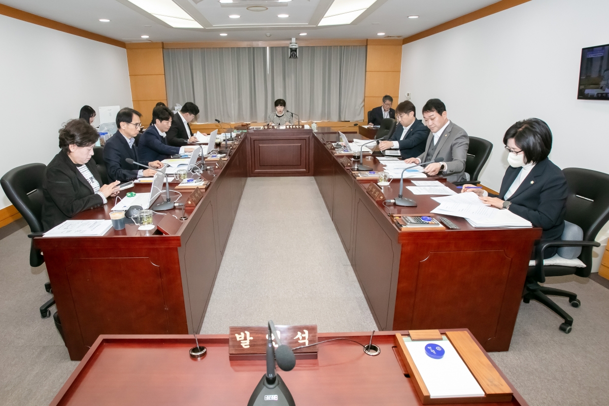 20250314-012[IMG_7996-제285회 임시회시 기획행정위원회 조례안 심사활동.JPG