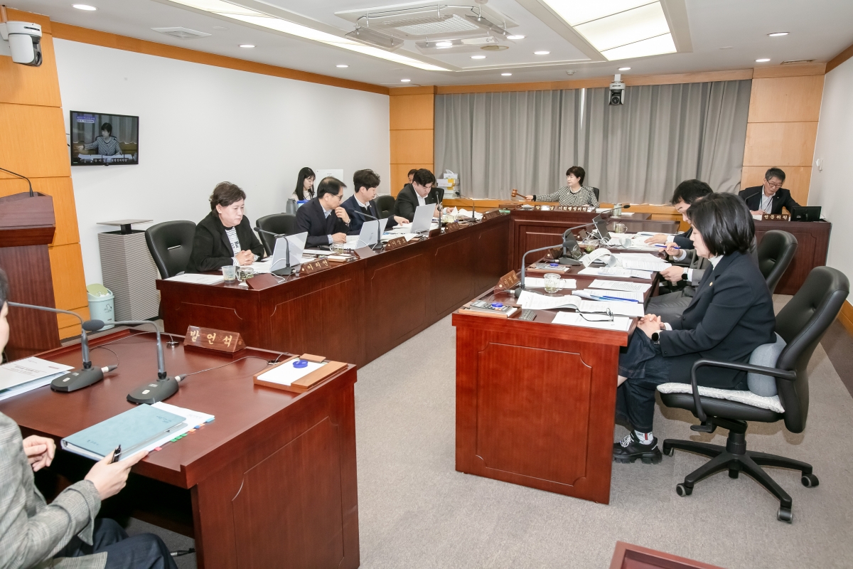 20250314-032[IMG_8054-제285회 임시회시 기획행정위원회 조례안 심사활동.JPG