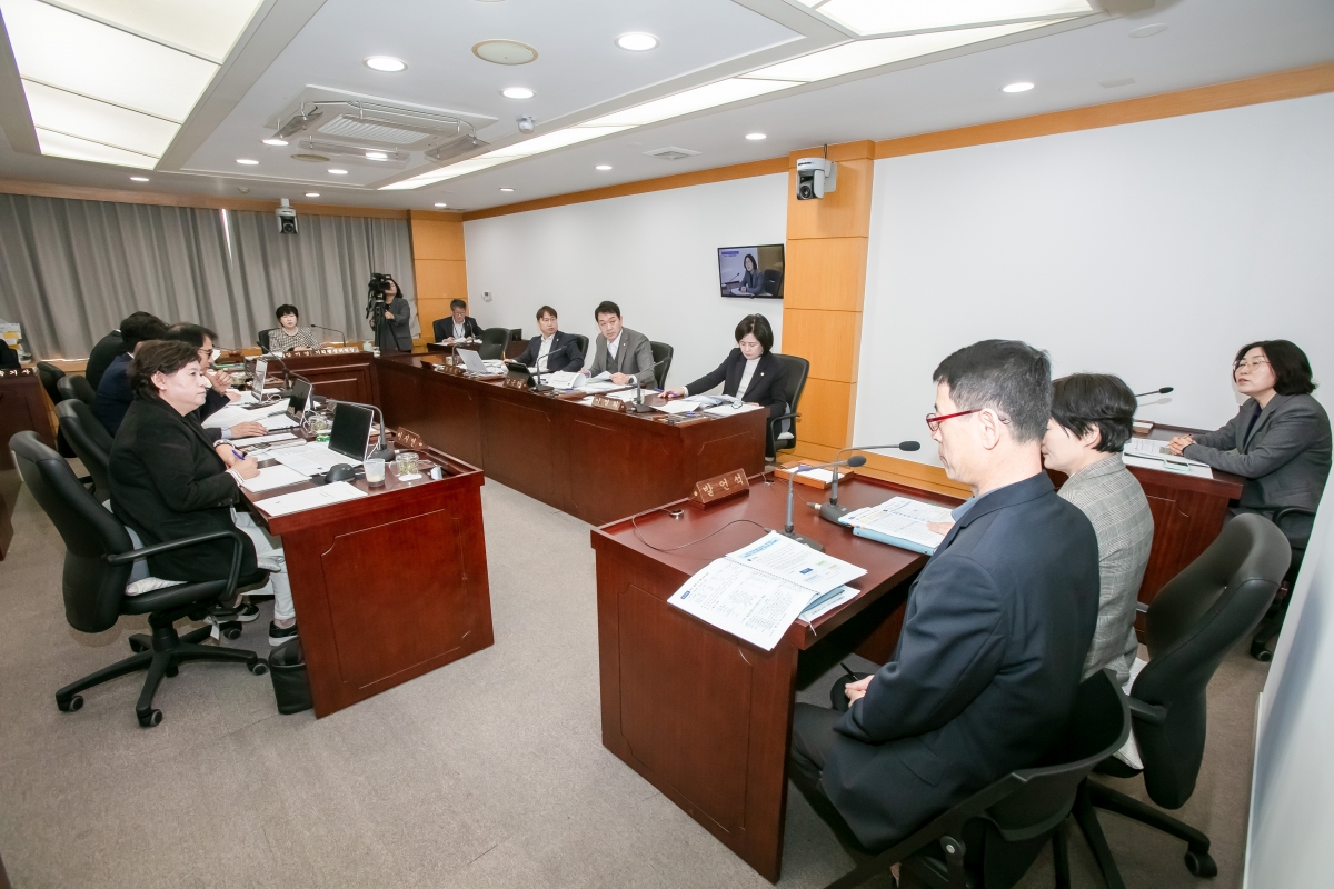 20250314-031[IMG_8052-제285회 임시회시 기획행정위원회 조례안 심사활동.JPG