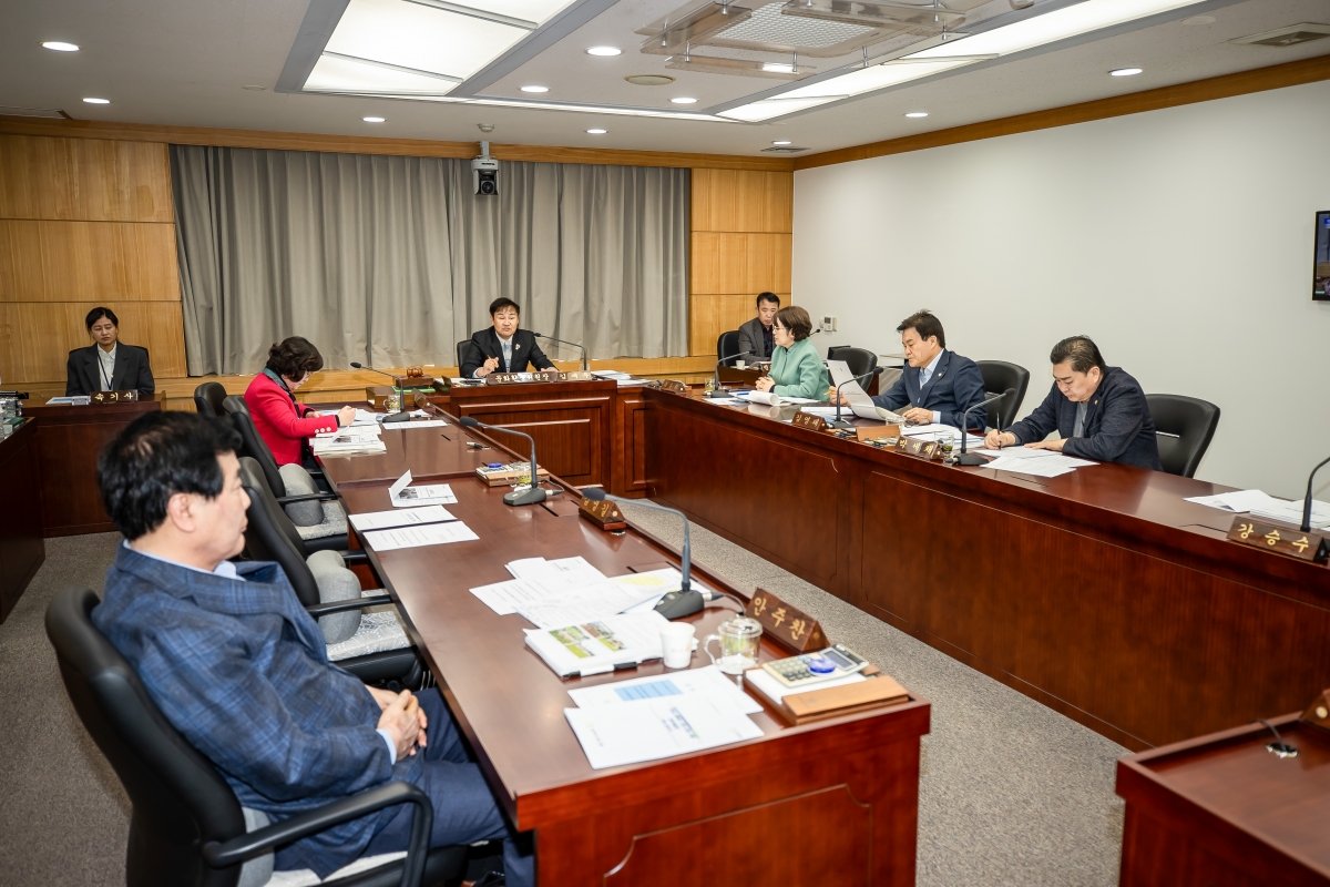 20250314-075[AMG_3171-제285회 임시회시 문화환경위원회 조례안 심사활동.JPG