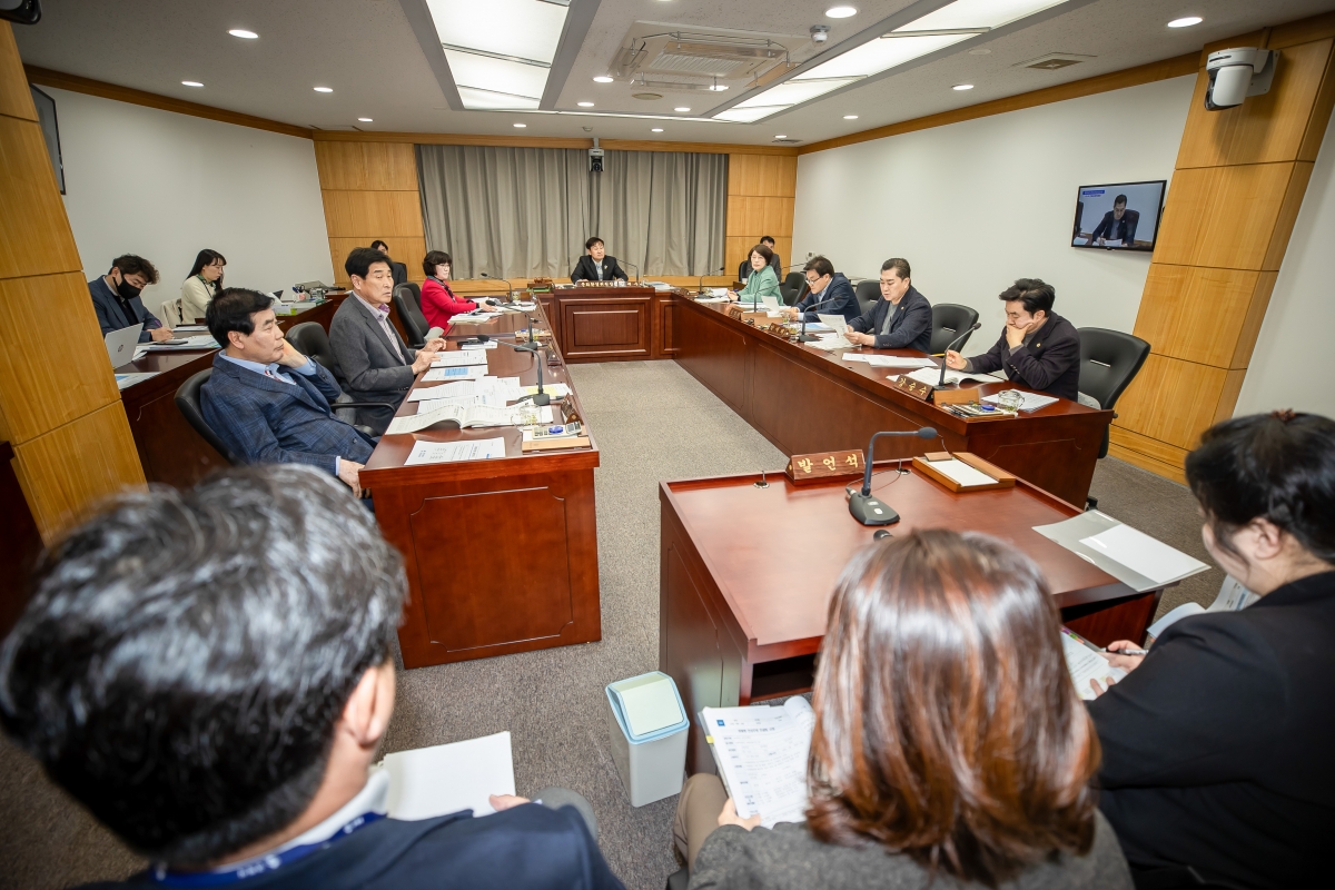 20250314-079[AMG_3216-제285회 임시회시 문화환경위원회 조례안 심사활동.JPG