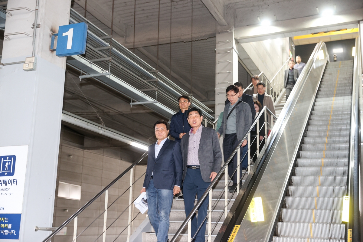 20250314-089[AMG_3268-1-제285회 임시회시 문화환경위원회 구미역사 방문 및  대경선 시승.JPG