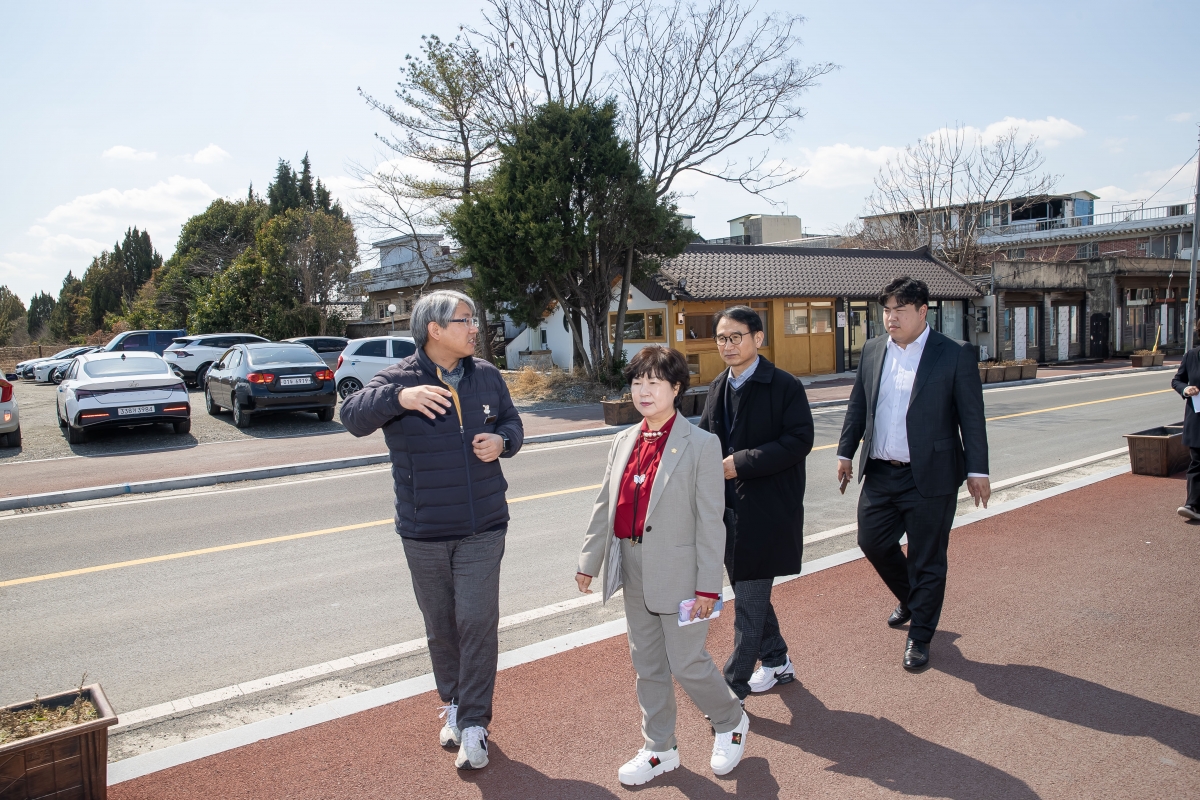 20250317-098[AMG_3783-제285회 임시회시 기획행정위원회 경주시 황오 커뮤니티센터 비교견학.jpg