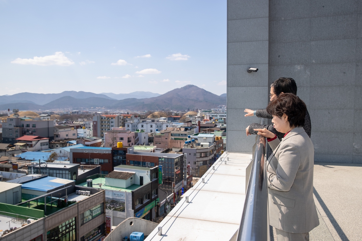 20250317-091[AMG_3763-제285회 임시회시 기획행정위원회 경주시 황오 커뮤니티센터 비교견학.jpg