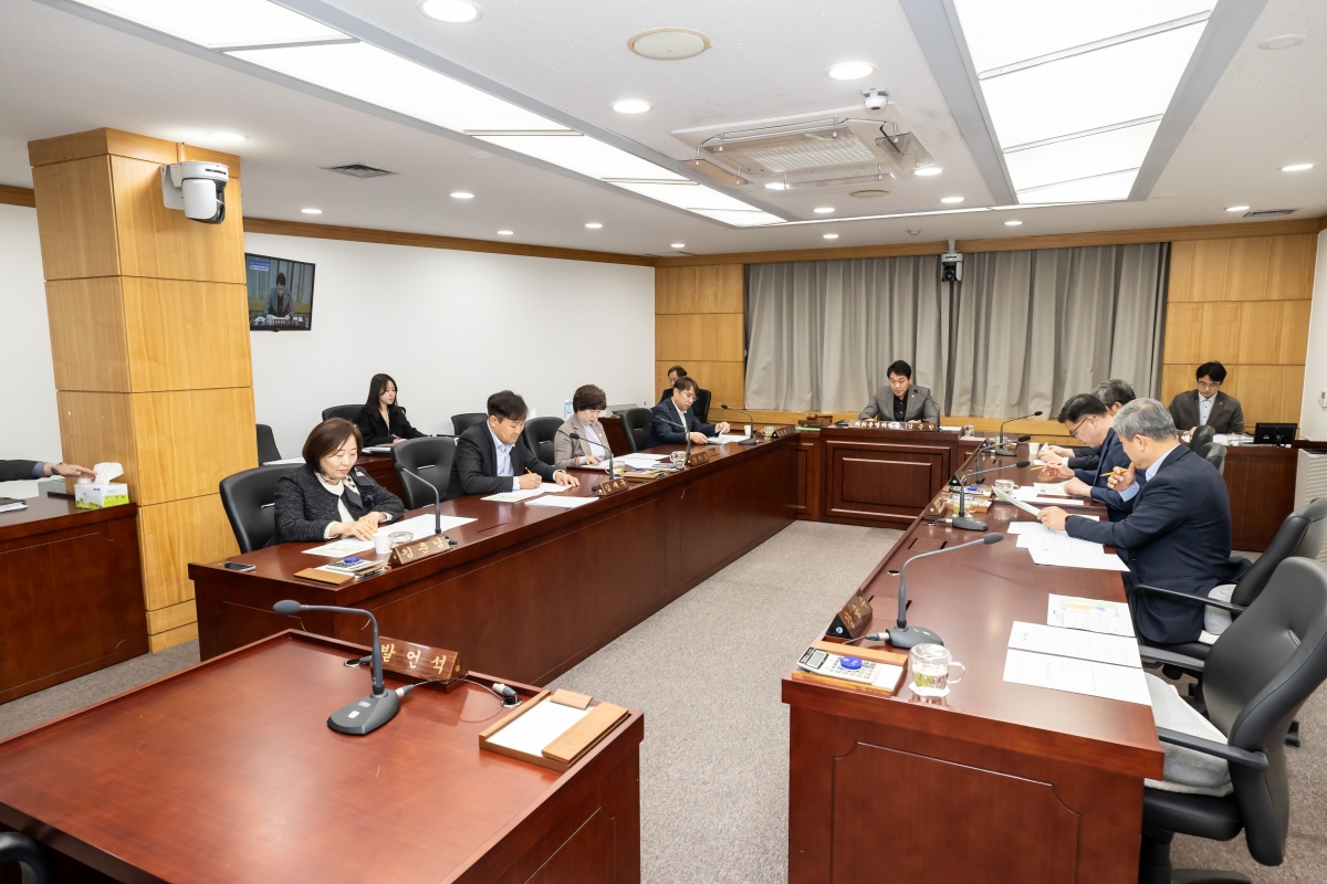 20250409-004[AMG_5494-1-폐회중 의회운영위원회 활동.JPG