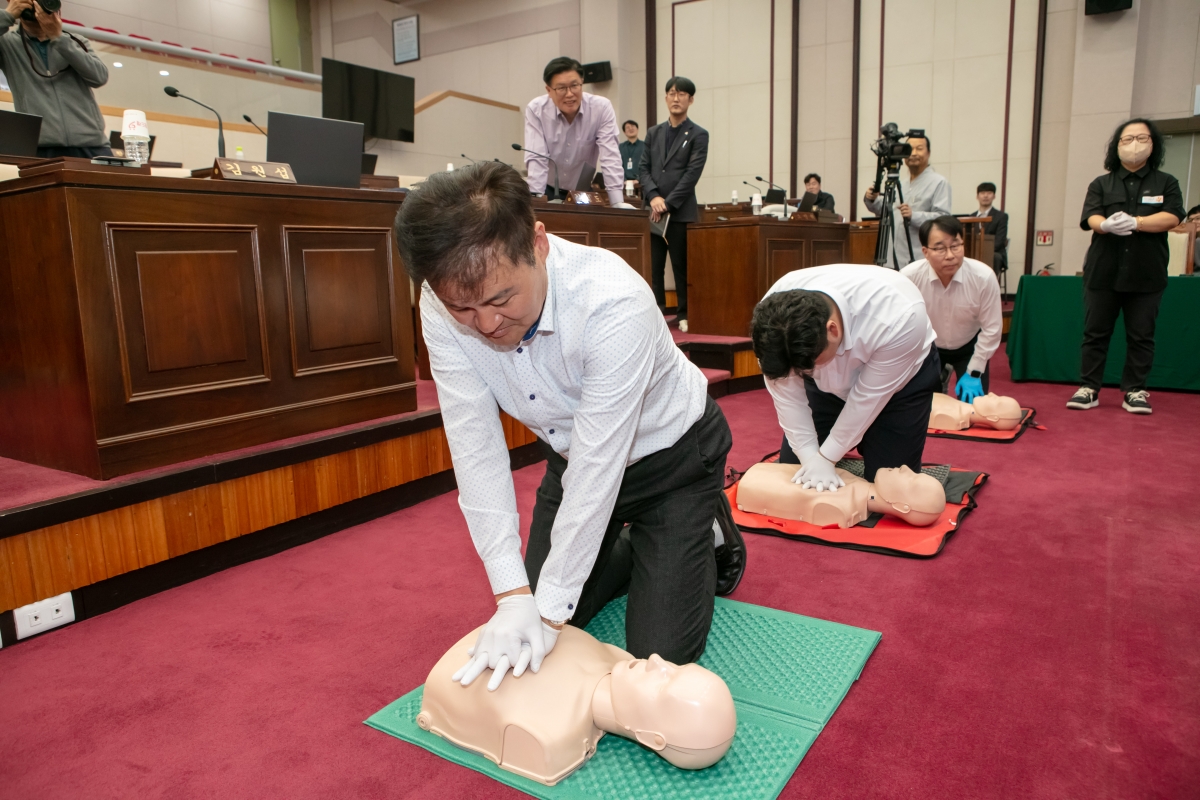 20250414-098[IMG_8465-구미시의회 심폐소생술 교육.jpg