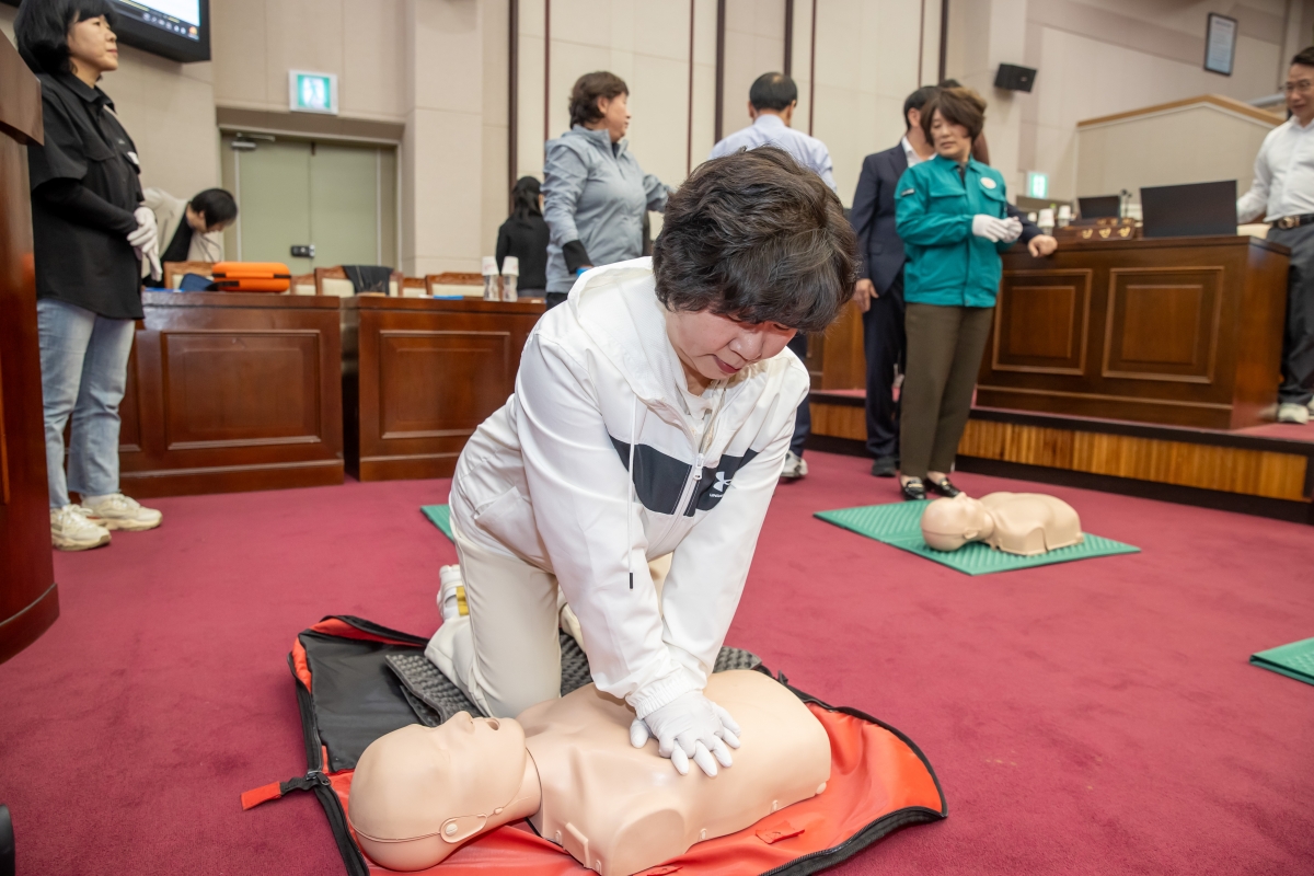 20250414-096[AMG_5888-구미시의회 심폐소생술 교육.jpg