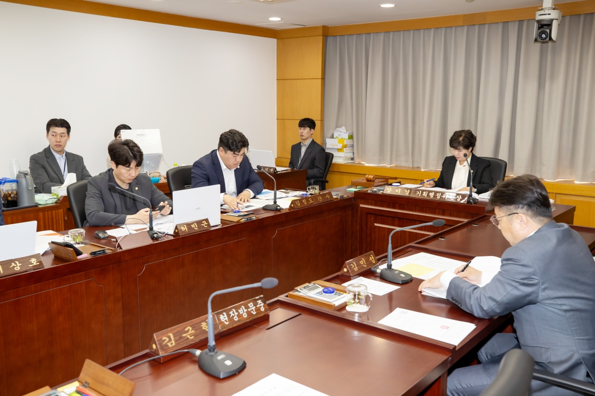 20250415-023[AMG_6068-제286회 임시회시 기획행정위원회 조례안 활동.jpg