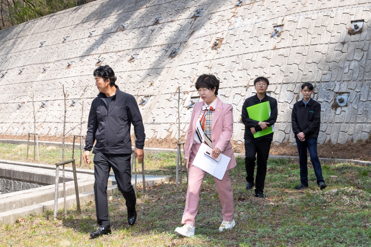 20250416-096[AMG_6313-제286회 임시회시 기획행정위원회 구미공설숭조당 현장방문 활동.jpg