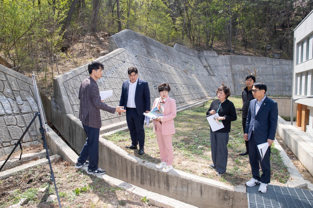 20250416-086[AMG_6273-제286회 임시회시 기획행정위원회 구미공설숭조당 현장방문 활동.jpg