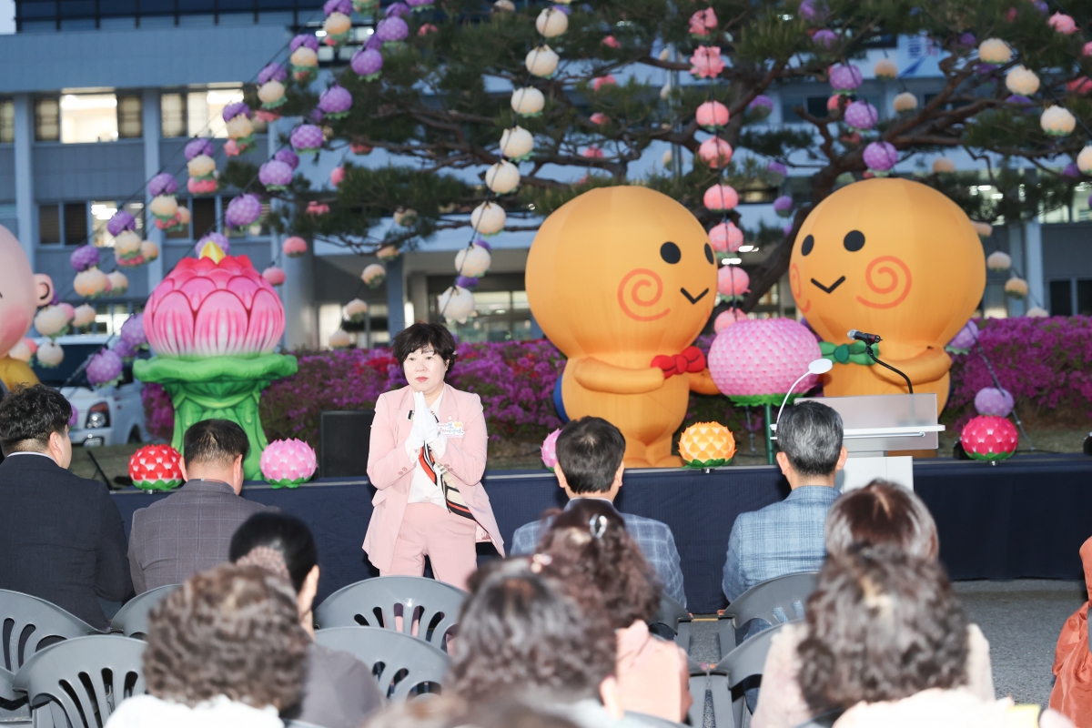 20250417-057[AMG_6506-1-불기 2569년 구미시청 봉축연등 점등식.JPG