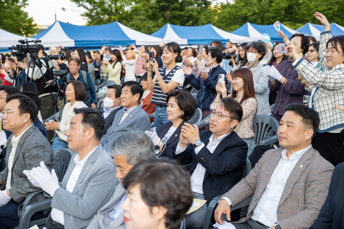 20250426-210[AMG_7903-1-불기 2569년 부처님 오신 날 연등 축제.JPG