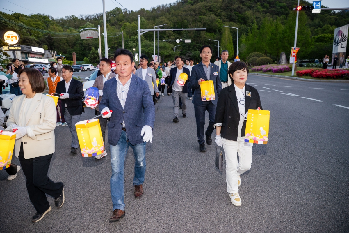 20250426-267[AMG_8063-1-불기 2569년 부처님 오신 날 연등 축제.jpg
