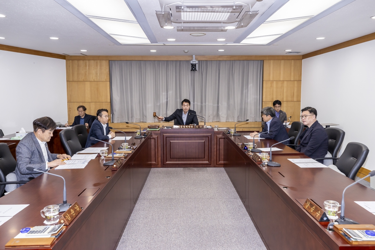 20250507-005[AMG_8895-1-폐회중 의회운영위원회 활동.jpg