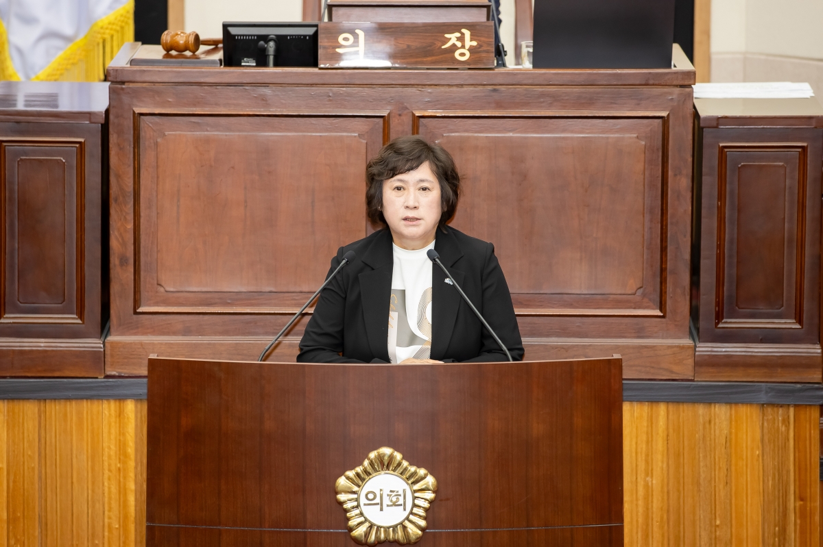 20250519-034[AMG_0048-제87회 임시회 제2차 본회의시 이지연 의원 안건 관련 질의.jpg