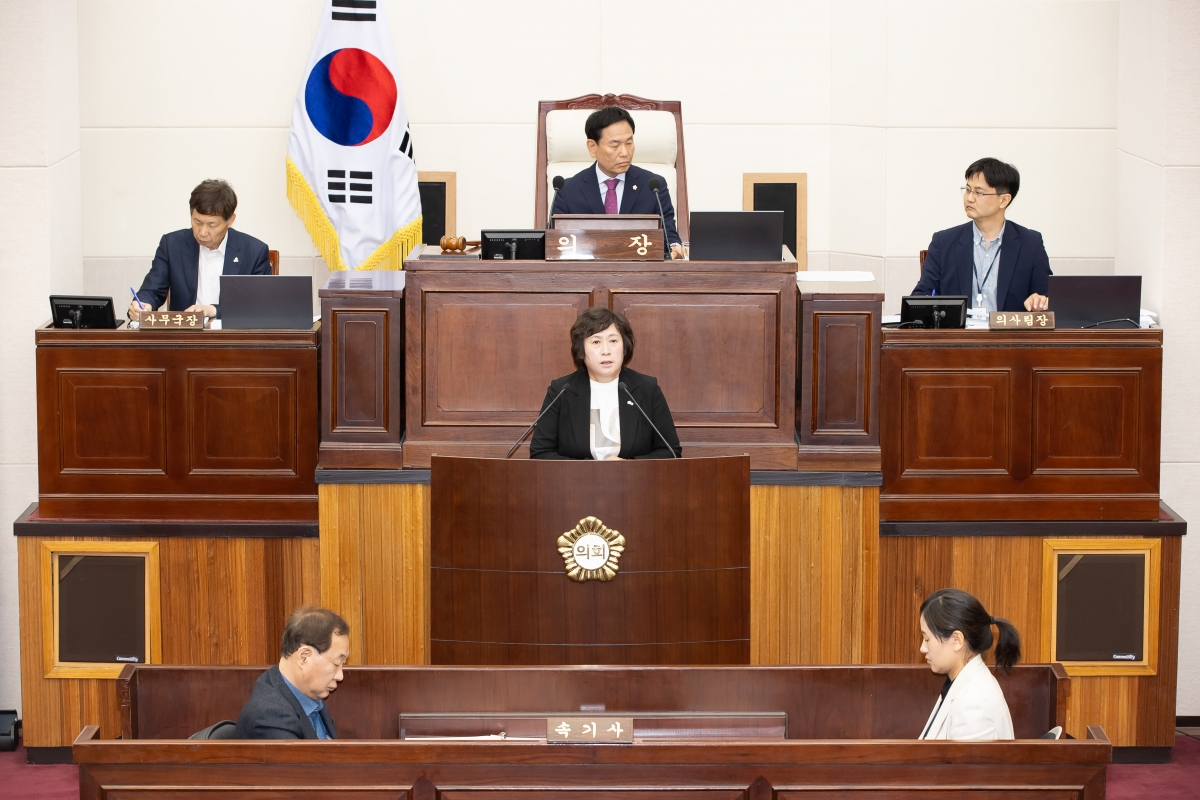 20250519-035[AMG_0054-제87회 임시회 제2차 본회의시 이지연 의원 안건 관련 질의.jpg