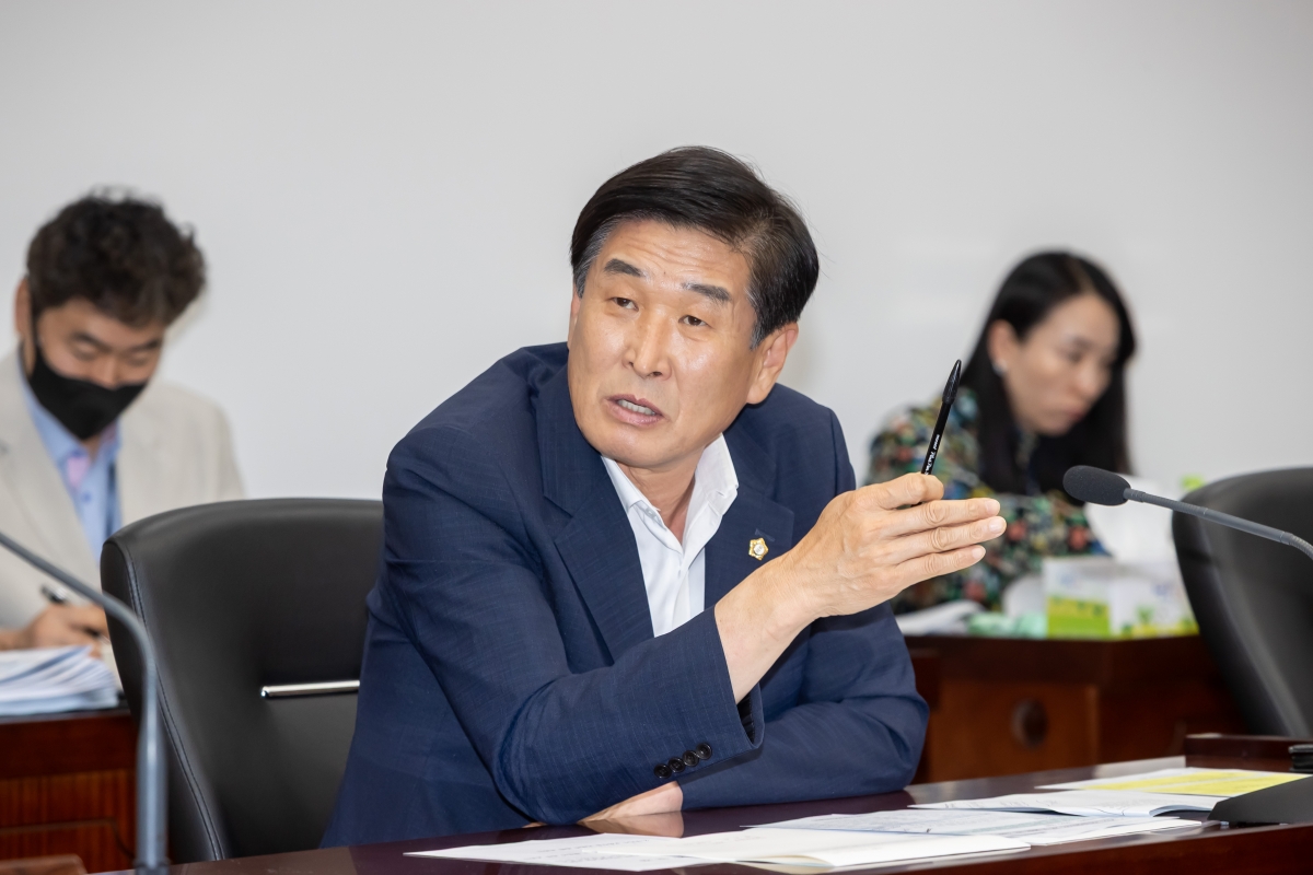 20250604-073[AMG_0767-제288회 제1차 정례회 문화환경위원회 조례안 심사활동.jpg