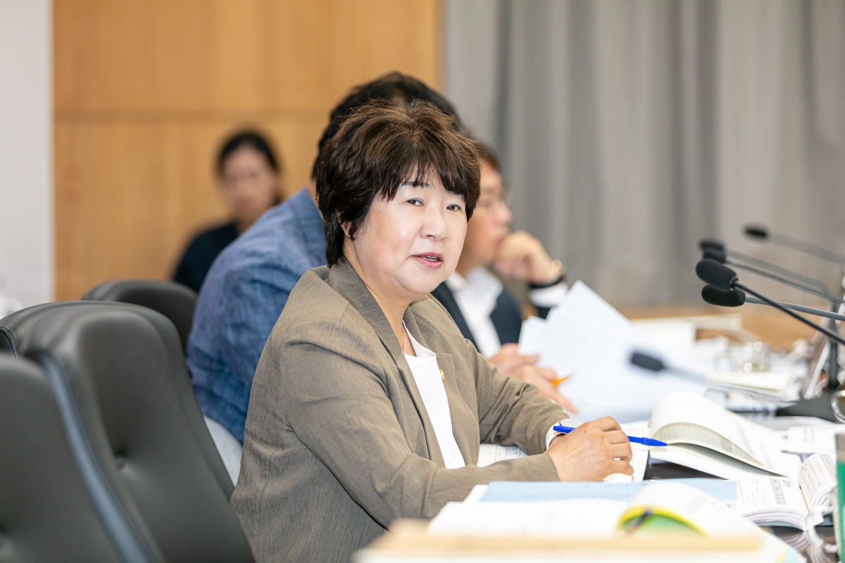 20250610-040[IMG_9869-제288회 제1차 정례회 예산결산특별위원회 2024회계연도 세입세출결산승인안 심사활동.jpg