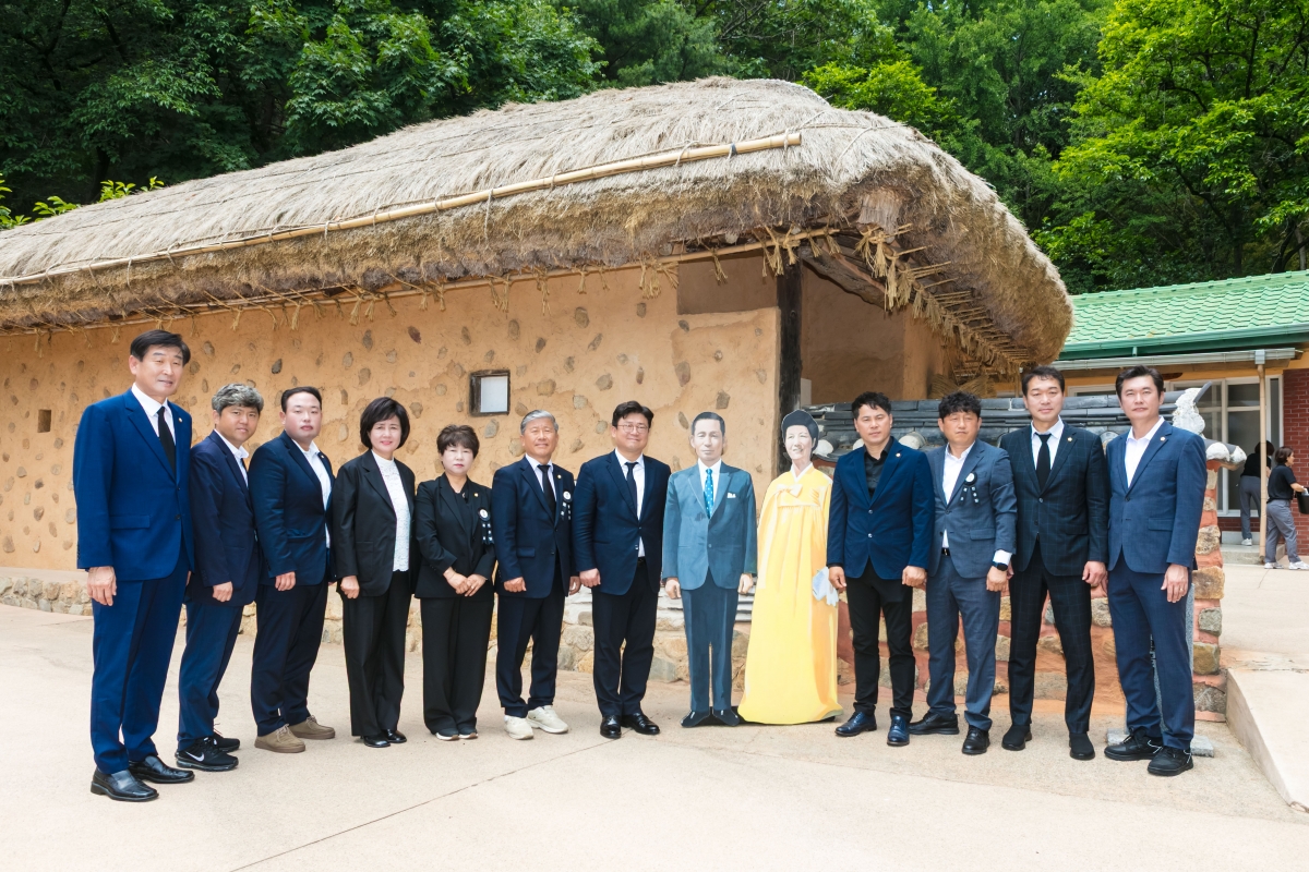 20250606-096[IMG_9696-제70회 현충일 박정희 대통령 생가 참배.jpg