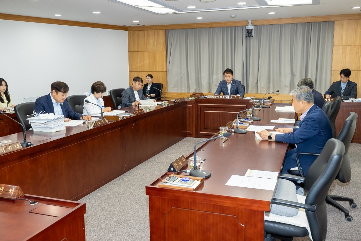 20250612-008[AMG_1448-제288회 제1차 정례회 의회운영위원회 소관 2025년도 행정사무감사 활동.jpg
