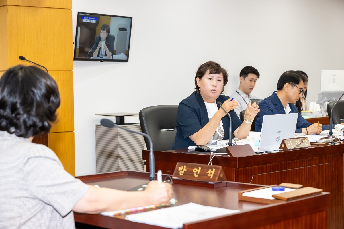 20250612-028[AMG_1608-제288회 제1차 정례회 기획행정위원회 소관 2025년도 행정사무감사 활동.jpg