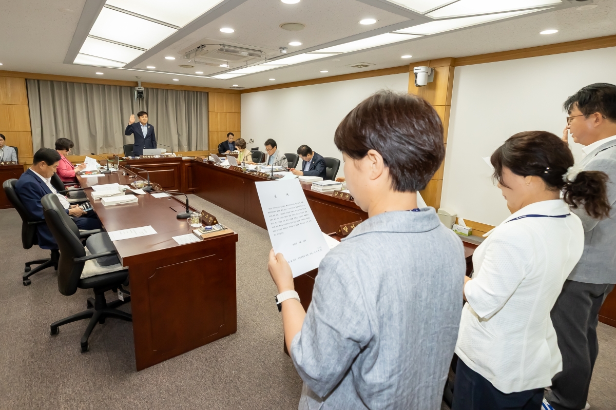 20250612-076[AMG_1522-제288회 제1차 정례회 문화환경위원회 소관 2025년도 행정사무감사 활동.jpg