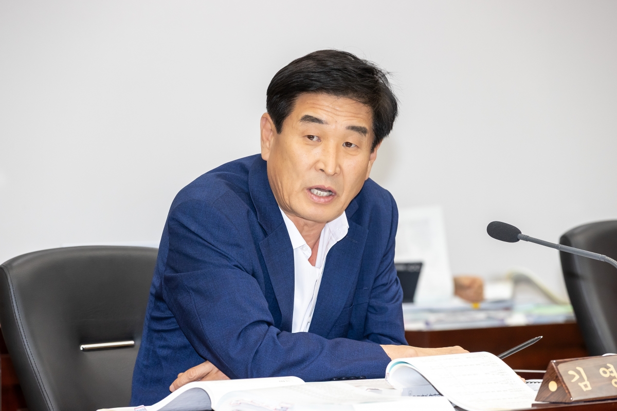 20250612-104[AMG_1788-제288회 제1차 정례회 문화환경위원회 소관 2025년도 행정사무감사 활동.jpg