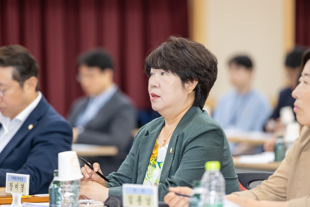 20250625-042[AMG_3164-의원연구단체 구미시 각종 위원회 실태 분석 연구회 발대식 및 착수보고회.jpg