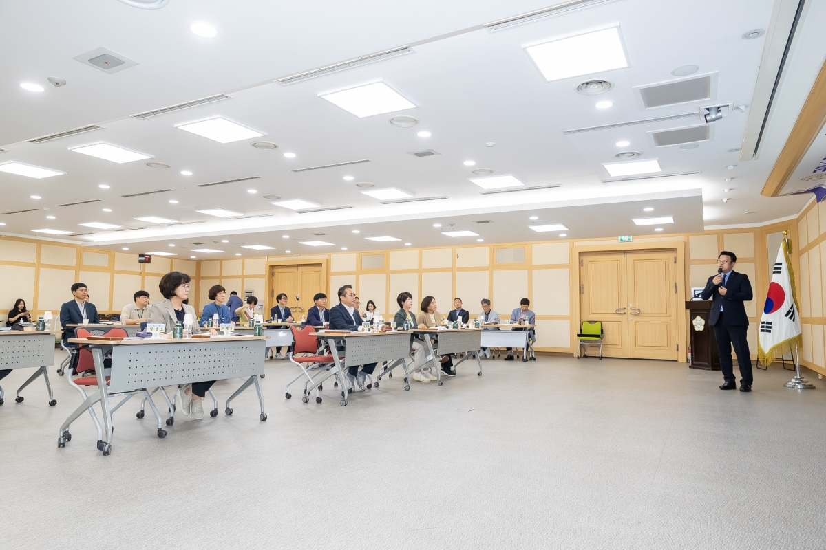 20250625-035[AMG_3145-의원연구단체 구미시 각종 위원회 실태 분석 연구회 발대식 및 착수보고회.jpg