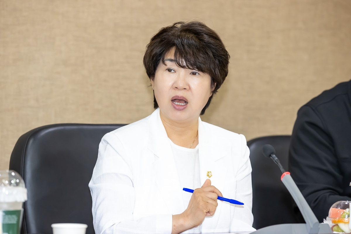 20250708-063[AMG_3940-의원연구단체_구미시 각종 위원회 실태 분석 연구회_간담회.jpg