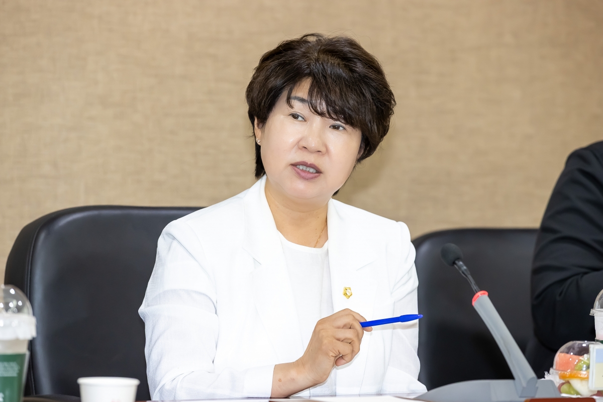 20250708-062[AMG_3936-의원연구단체_구미시 각종 위원회 실태 분석 연구회_간담회.jpg