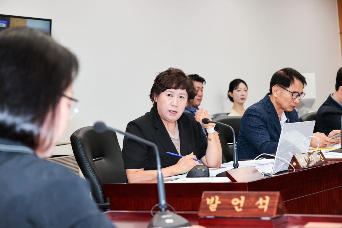 20250718-012[AMG_4551-1-제289회 임시회 기획행정원회 2025년도 제1회 추가경정예산안 및 기금운용계획변경안 예비심사활동.JPG