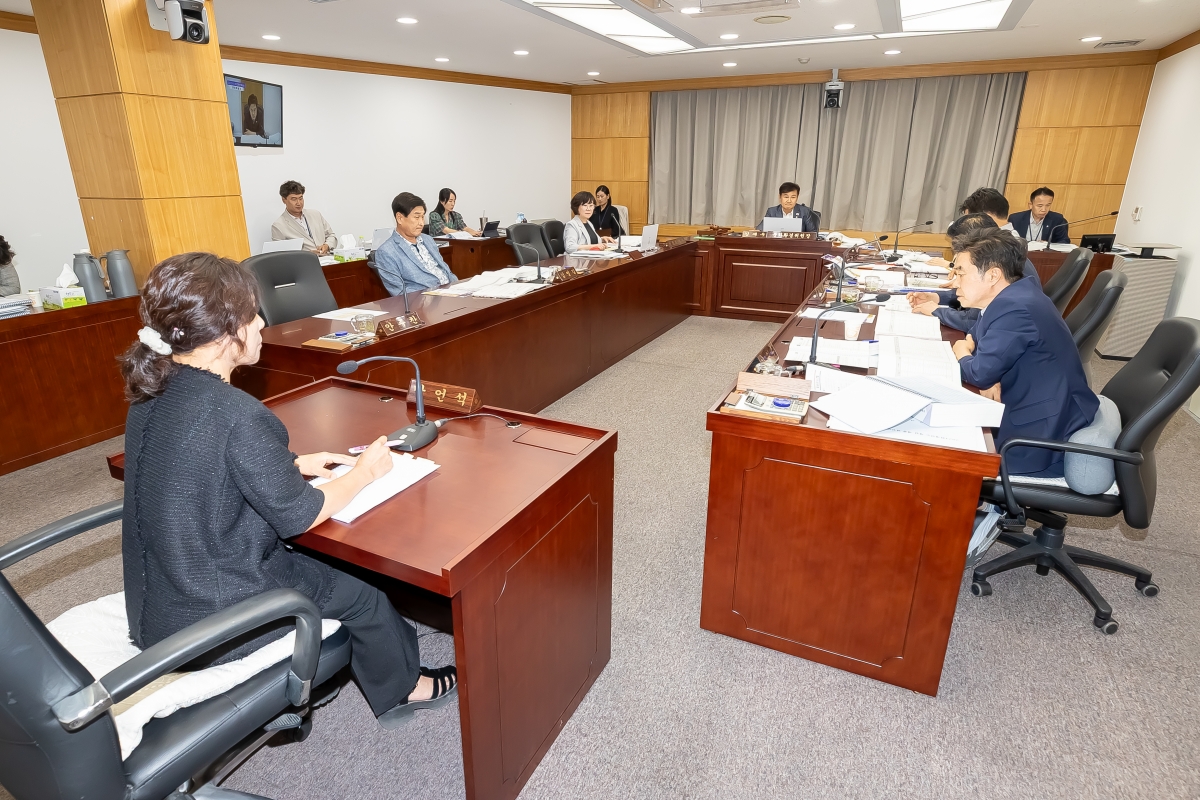 20250716-059[AMG_4444-제289회 임시회 문화환경원회 2025년도 제1회 추가경정예산안 및 기금운용계획변경안 예비심사활동.jpg