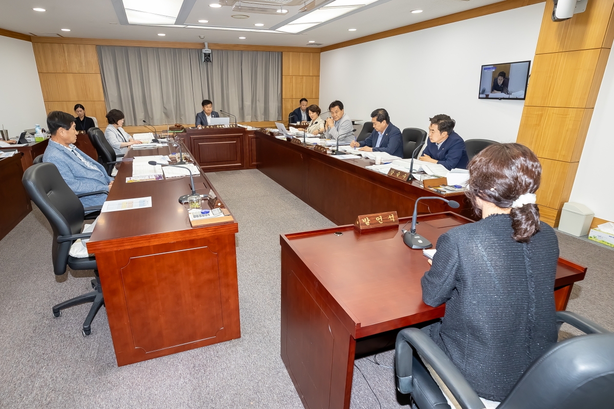 20250716-058[AMG_4442-제289회 임시회 문화환경원회 2025년도 제1회 추가경정예산안 및 기금운용계획변경안 예비심사활동.jpg